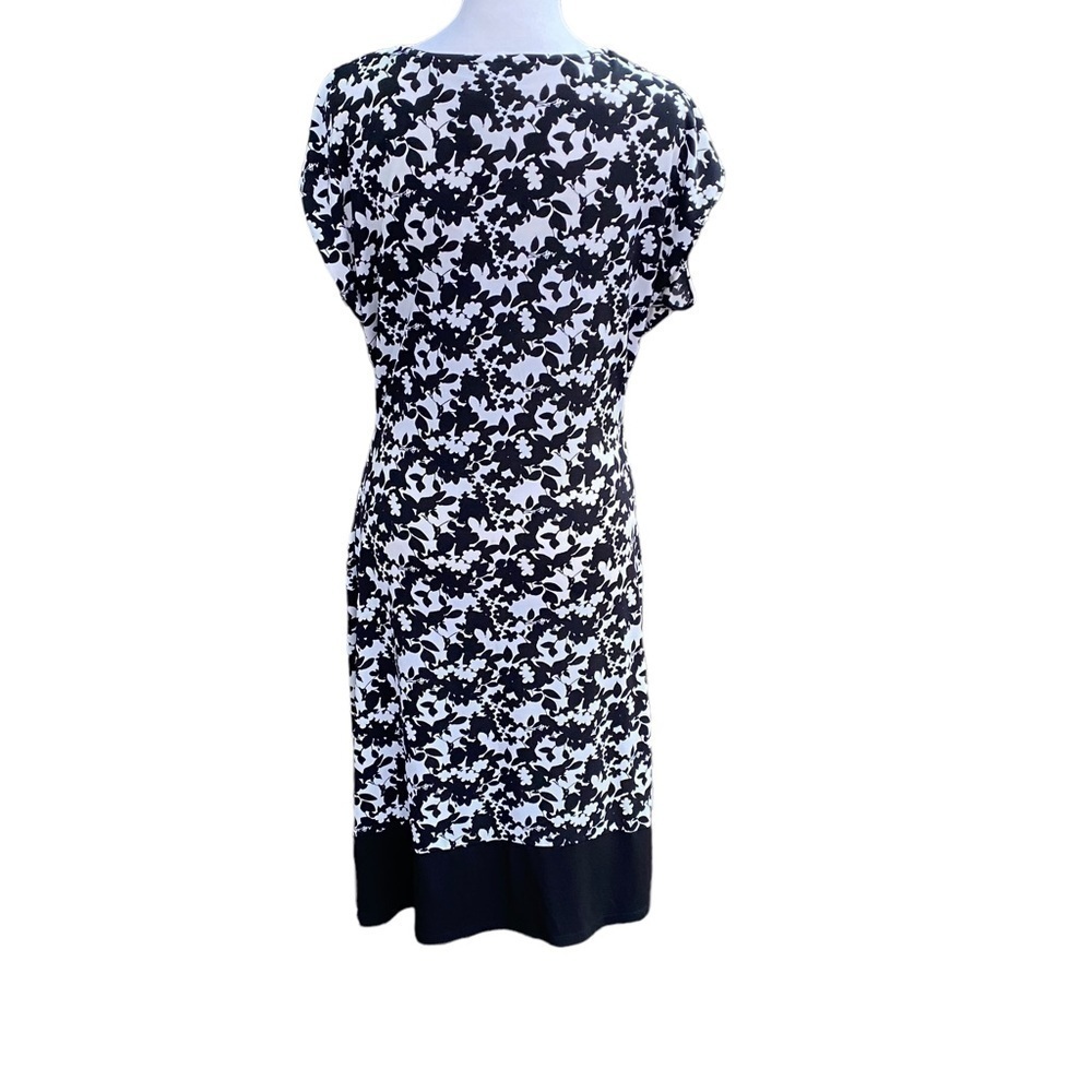 NEW‎ York and company dress size medium. - Picture 3 of 11